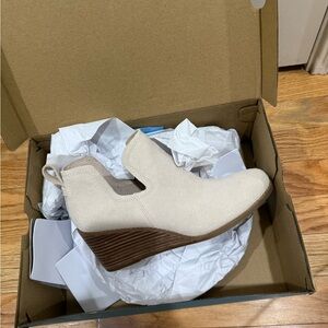 Women's Cream Wedge Ankle Boots